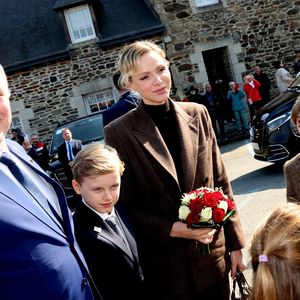 Le prince Albert II de Monaco, La princesse Charlène de Monaco, Le prince Jacques de Monaco, marquis des Baux, La princesse Gabriella de Monaco, comtesse de Carladès lors d'une visite à Matignon le 9 avril 2025. © Dominique Jacovides / Bestimage
