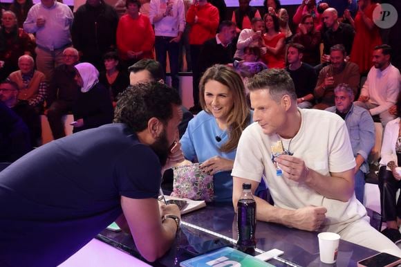 Exclusif - Cyril Hanouna, Valérie Benaim, Matthieu Delormeau, sur le plateau de l'émission TBT9 (Tout beau tout n9uf) présentée par C.Hanouna, et diffusée en direct sur W9, Paris, France, le 19 novembre 2025. © Jack Tribeca / Bestimage
