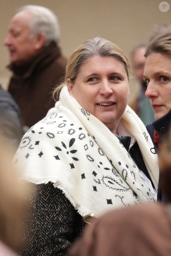Stephanie Le Quellec lors de la cérémonie d'enterrement de Jean-Luc Petitrenaud à l'église Saint-Pierre du Gros Caillou dans le 7e arrondissement de Paris, France, le 17 janvier 2025. Jean-Luc Petitrenaud, critique gastronomique et personnalité de la télévision française, est décédé le 10 janvier à l'âge de 74 ans. Photo par Nasser Berzane/ABACAPRESS.COM