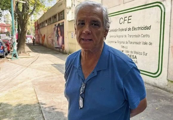 Après le strass et les paillettes liés à son succès dans les années 1980 et 1990, l’acteur mexicain a malheureusement été aperçu vivant dans la rue avec son chien et ses chats.

Alejandro Landero sur X