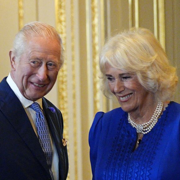 Le roi Charles III et son épouse, accompagnés de Melania et Donald Trump visitent la Royal Collection Exhibition du château de Windsor. © PA Photo/ Bestimage