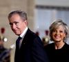 Selon une dépêche de l’AFP citant l’Autorité des marchés financiers, ce seuil a été dépassé après des achats d’actions réalisés sur le marché le 19 février. 

Bernard Arnault, Pdg de LVMH et sa femme Hélène Mercier-Arnault lors de l'accueil par le couple présidentiel français du président du Kazakhstan au palais de l'Elysée à Paris pour un dîner d'état le 5 novembre 2024.

Dominique Jacovides / Bestimage