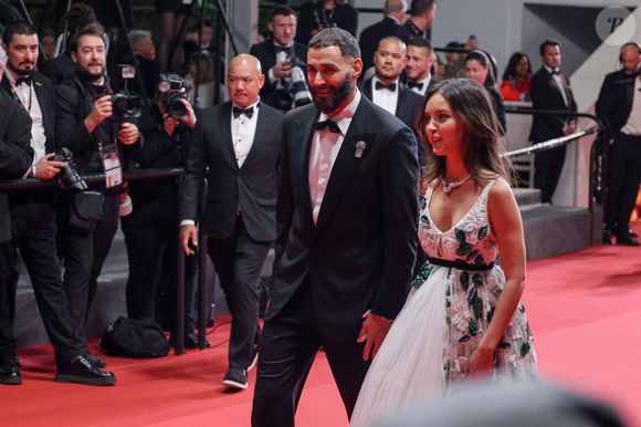 "Une fête, paraît-il, sans la moindre goutte d'alcool, dans la pure tradition des mariages musulmans" indiquent "Corse Matin" et "La Provence"

Karim Benzema et sa compagne Lyna Khoudri à la descente des marches du film « 13 jours 13 nuits » lors du 78ème Festival International du Film de Cannes. Le 23 mai 2025
© Jacovides-Moreau / Bestimage