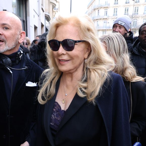 Sylvie Vartan - Les célébrités arrivent au défilé Stéphane Rolland à la Salle Pleyel, "Collection Haute Couture Printemps/Eté 2025" lors de la Fashion Week de Paris (PFW), le 28 janvier 2025. 
© Denis Guignebourg / Bestimage