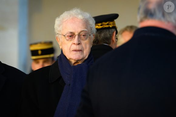 Lionel Jospin est reconnu pour sa discrétion, sa détermination et sa vie passée entre sa famille et ses passions.

Lionel Jospin, ancien Premier ministre, - Hommage national à M. Jacques Delors, dans la cour d'honneur de l'Hôtel national des Invalides à Paris, France, le 5 janvier 2024. © Eric Tschaen/Pool/Bestimage