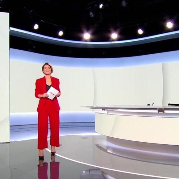 Mélanie Taravant, joker de Julian Bugier au journal télévisé de 13 heures sur France 2, lundi 20 octobre 2025.