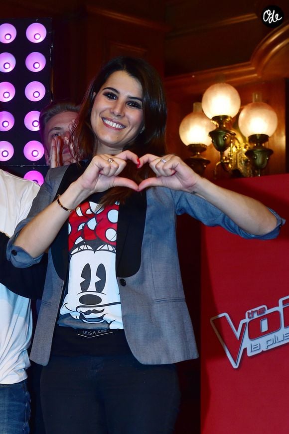 Karine Ferri - Les 12 finalistes de 'The Voice' saison 4 chantent pour l'association "Tout Le Monde Chante Contre Le Cancer" pour les enfants malades à Disneyland Paris le 29 mars 2015. Giancarlo Gorassini/Bestimage