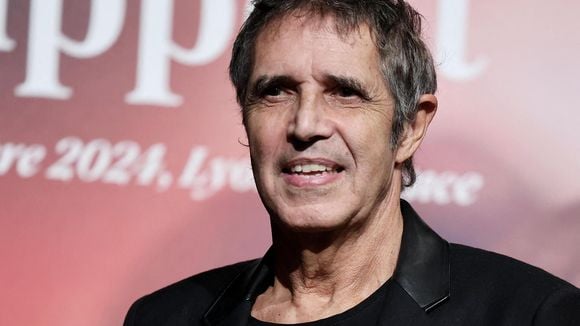 Julien Clerc : Son jeune fils Léonard passionné par un milieu autre que la musique, il s'entoure des meilleurs à Londres où ils habitent