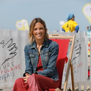 Exclusif - Isabelle Ithurburu lors de la 40ème édition de la journée des oubliés des vacances organisée par le SPF (Secours Populaire Français), sur les plages de Deauville, France, le 21 août 2019. © Christophe Clovis/Bestimage