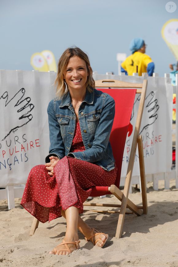 Exclusif - Isabelle Ithurburu lors de la 40ème édition de la journée des oubliés des vacances organisée par le SPF (Secours Populaire Français), sur les plages de Deauville, France, le 21 août 2019. © Christophe Clovis/Bestimage