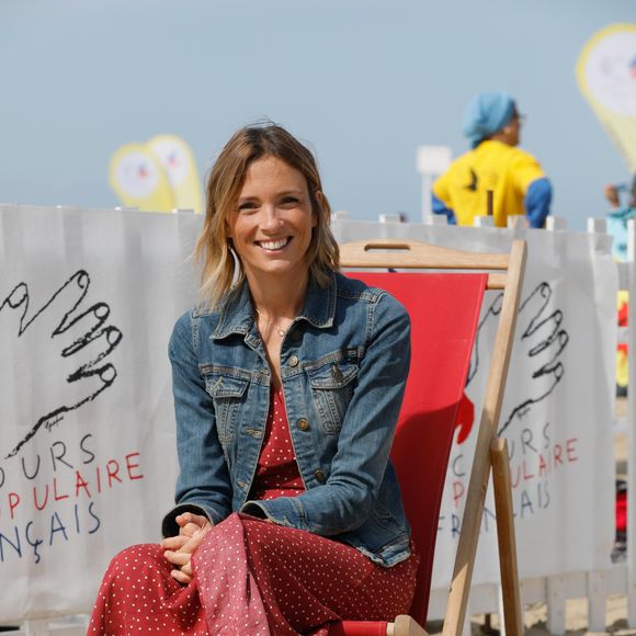 Exclusif - Isabelle Ithurburu lors de la 40ème édition de la journée des oubliés des vacances organisée par le SPF (Secours Populaire Français), sur les plages de Deauville, France, le 21 août 2019. © Christophe Clovis/Bestimage