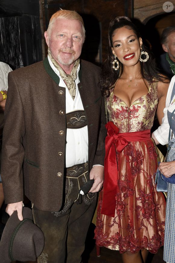 Boris Becker et sa compagne Lilian de Carvalho Monteiro lors de lévénement "Almauftrieb Kaefer's Koa Wiesn 2.0" au restaurant Kaefer-Schaenke à Munich. Le 19 septembre 2021. Photo par Bestimage