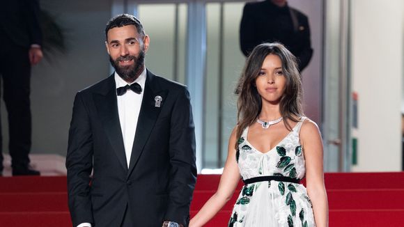 La compagne de Karim Benzema, Lyna Khoudri, a reçu une remarque sur son physique qu'elle n'a pas oubliée : "J'ai cru que c'était…"