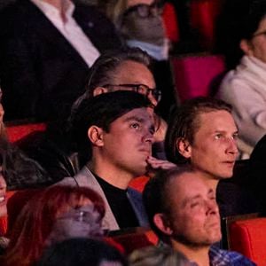 Exclusif - Alain-Fabien Delon et Laura Bensadoun lors de la soirée hommage Ciné-concert symphonique "Alain Delon, le dernier Samouraï" au palais des congrès à Paris le 8 novembre 2024 le jour de son anniversaire. Pour cette soirée, le chef d'orchestre Vahan Mardirossian a dirigé l'orchestre symphonique de Douai.

© Moreau / Jacovides / Bestimage