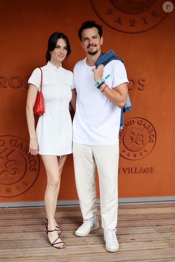 Juan Arbeláez et sa compagne Cassandre Verdier au village lors des Internationaux de France de Tennis de Roland Garros 2025 (Jour 7), le 31 mai 2025 à Paris.
© Dominique Jacovides / Bestimage