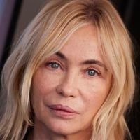 Emmanuelle Béart est adepte depuis 7 ans d'un protocole beauté qui a transformé son visage