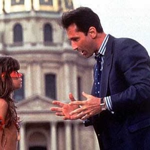 S'il n'est presque plus reconnu dans la rue, il conserve sa passion pour le théâtre, qu'il pratique désormais en amateur.

Mimi-Siku et Thierry Lhermitte dans "Un Indien dans la ville"