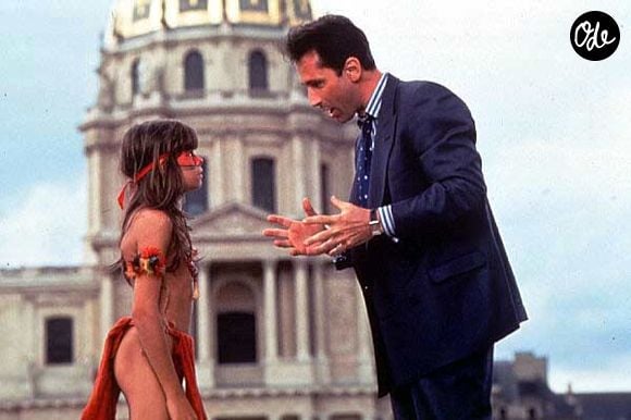 S'il n'est presque plus reconnu dans la rue, il conserve sa passion pour le théâtre, qu'il pratique désormais en amateur.

Mimi-Siku et Thierry Lhermitte dans "Un Indien dans la ville"