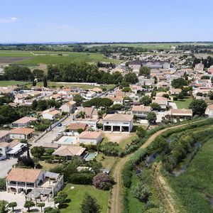 Vue aérienne sur le village de Gallician, Vauvert (30). Maisons avec piscines -Photo by Lachas D/ANDBZ/ABACAPRESS.COM