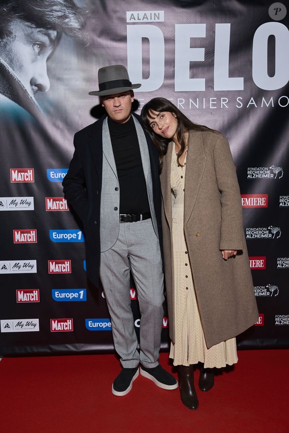 Exclusif - Alain-Fabien Delon et Laura Bensadoun au photocall de la soirée Ciné-concert symphonique "Alain Delon, le dernier Samouraï" au Palais des congrès à Paris le 8 novembre 2024 le jour de son anniversaire.

© Jacovides / Moreau / Bestimage