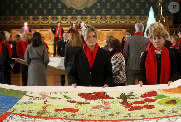 La princesse Stéphanie de Monaco et sa fille Camille Gottlieb assistent au déploiement des courtepointes à l'occasion de la journée mondiale de lutte contre le SIDA avec Fight Aids Monaco au musée océanographique de Monaco le 1er décembre 2025. @Jean-François Ottonello / Nice Matin / Bestimage