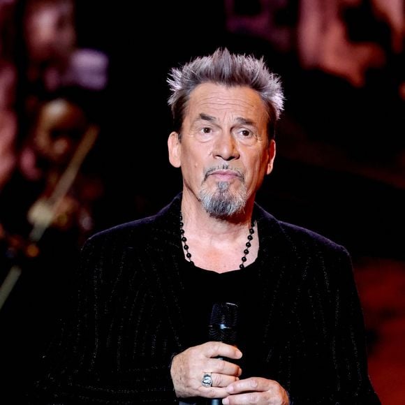 Exclusif - Florent Pagny lors surprises lors de l'enregistrement de l'émission "La chanson secrète N°14", présentée par N.Aliagas et diffusée le 26 décembre sur TF1, consacrée à Lara Fabian à Paris le 10 Décembre 2025 JACOVIDES-MOREAU / BESTIMAGE