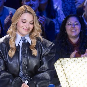 Santa lors de l'enregistrement de l'émission "La Boîte à secrets", présentée par Faustine Bollaert et diffusée le 17 octobre sur France 3, dans les studios du Lendit à Saint-Denis, France, le 23 septembre 2025.

© Cyril Moreau/Bestimage