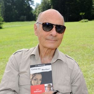 Guy Marchand assistant à la 19e édition de la manifestation annuelle de dédicaces 'Forêt Des Livres' à Chanceaux-Pres-Loches, près de Tours, en France, le 31 août 2014. Photo par Alban Wyters/ABACAPRESS.COM