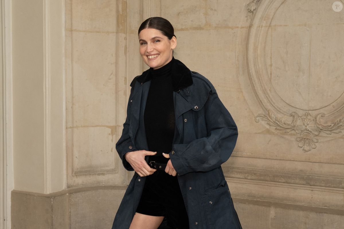 photo-laetitia-casta-assiste-au-d-fil-christian-dior-lors-de-la