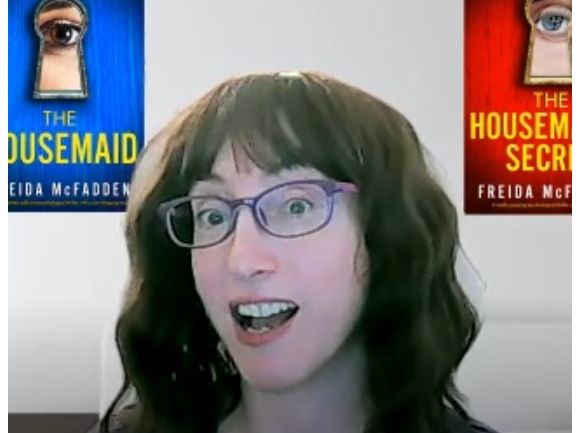 Freida McFadden mise à l'honneur via la chaîne YouTube - Novel Suspects. - 2023 - (Capture d'écran).