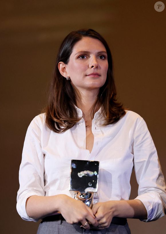 Joséphine Japy, Prix Coup de coeur - Soirée de clôture et palmarès de la 7ème édition du festival Cineroman à Nice le 4 Octobre 2025 .  © Bebert-Jacovides/Bestimage