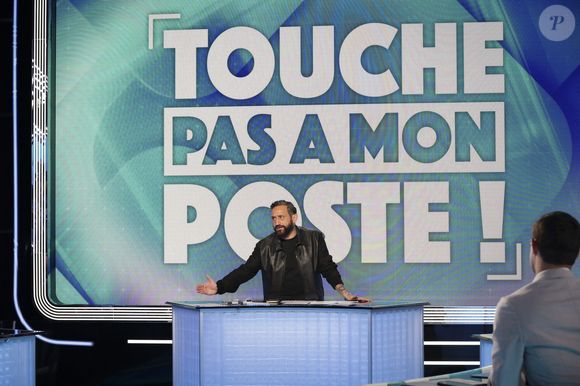 Exclusif - Cyril Hanouna, sur le plateau de l’émission « TPMP » présentée par C.Hanouna et diffusée en direct sur Youtube et sur toutes les box (SFR, FREE, Bouygues, MyCanal etc), Paris, France, le 24 mars 2025. © Jack Tribeca / Bestimage