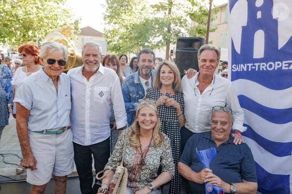 Bernard D'Ormale, Jean-Claude Darmon, Sylvie Siri, maire de Saint-Tropez, Bernard Montiel, Renaud Muselier, Nicole Calfan, Daniel Hechter (béquilles) lors de l'inauguration de l'exposition Paris Match "Paris Match et les stars, des célébrités en toute liberté" à Saint-Tropez le 8 août 2023. © Jack Tribeca / Bestimage