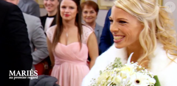 Mais Valentin n'a pas souhaité poursuivre l'aventure avec le candidat
Valentine et Justin - "Mariés au premier regard" sur M6. Le 28 novembre 2016.