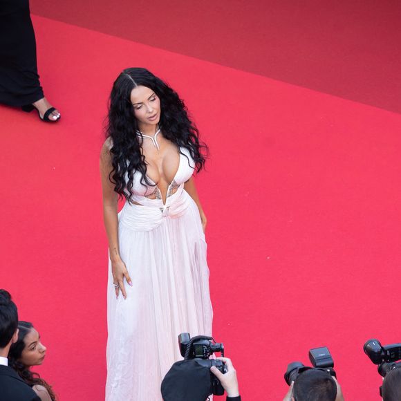 Nabilla Benattia - Montée des marches du film "The history of sound" lors du 78ème Festival International du Film de Cannes, au Palais des Festivals à Cannes. Le 21 mai 2025. © Olivier Borde/ Bestimage