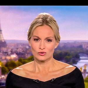 Audrey Crespo-Mara a fait son retour ce soir (25/07/2025) au JT de 20h de TF1 une semaine après les obsèques de son mari Thierry Ardisson.
© Capture TV via Bestimage