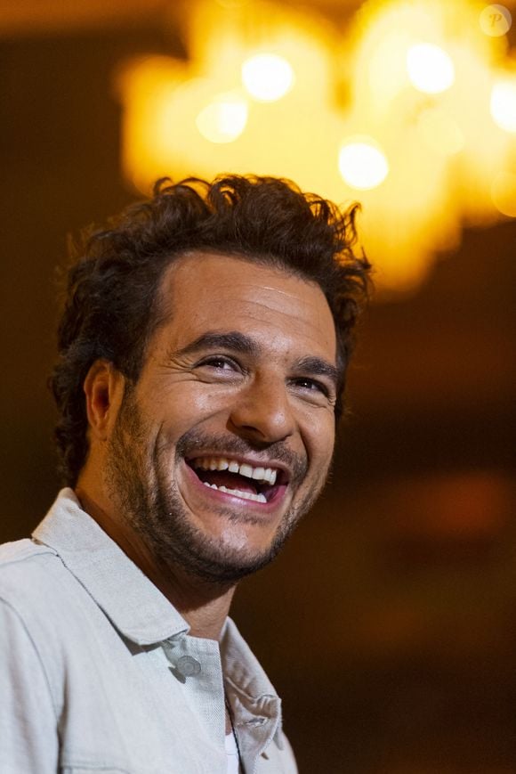 Exclusif - Amir Haddad - A.Haddad lors de l'enregistrement d'une surprise pour l'émission "La Lettre" au Pachamama, présentée par S.Davant et diffusée le 29 mai sur France 2. Le 13 avril 2021 © Pierre Perusseau / Bestimage