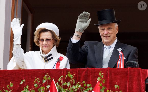 Ce problème de santé, bien que préoccupant, semble donc être une exception pour cette figure centrale de la monarchie norvégienne.

Le roi Harald V de Norvège, La reine Sonja de Norvège, - La famille royale de Norvège lors de la Fête Nationale (e Grunnlovsdag) à Oslo, le 17 mai 2023. Le 17 Mai est la date anniversaire de la signature de la Constitution en 1814.
