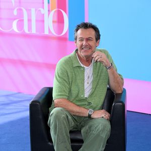 Jean-Luc Reichmann  lors de la séance photo « Tomorrow We Belong » dans le cadre du 64e Festival de télévision de Monte-Carlo, le 14 juin 2025 à Monte-Carlo, Monaco. Photo : Alberto Terenghi/IPA/ABACAPRESS.COM