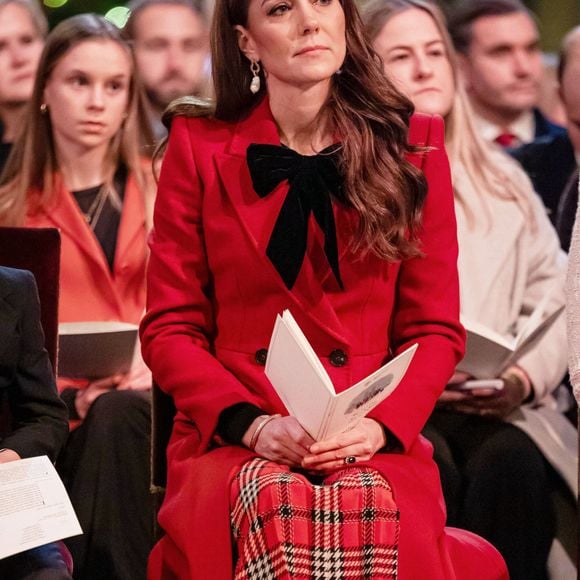 Catherine (Kate) Middleton, princesse de Galles, - La famille royale d'Angleterre assiste à la messe "Together At Christmas Carol" à l'abbaye de Westminster à Londres (Royaume-Uni), le 6 décembre 2024. © Alpha Agency / Bestimage