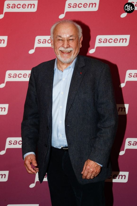 Exclusif - Francis Perrin - Photocall de la soirée en hommage à Jean-Loup Dabadie à la SACEM à Neuilly-sur-Seine, le 07 avril 2025. © Christophe Clovis / Bestimage