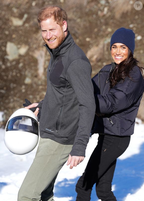 Le prince Harry fait du skeleton sous les yeux de Meghan Markle lors d'une visite au camp d'entrainement des athlètes des Invictus Games 2024 à Whistler en Colombie Britannique le 15 février 2024. Julien Burton / Bestimage