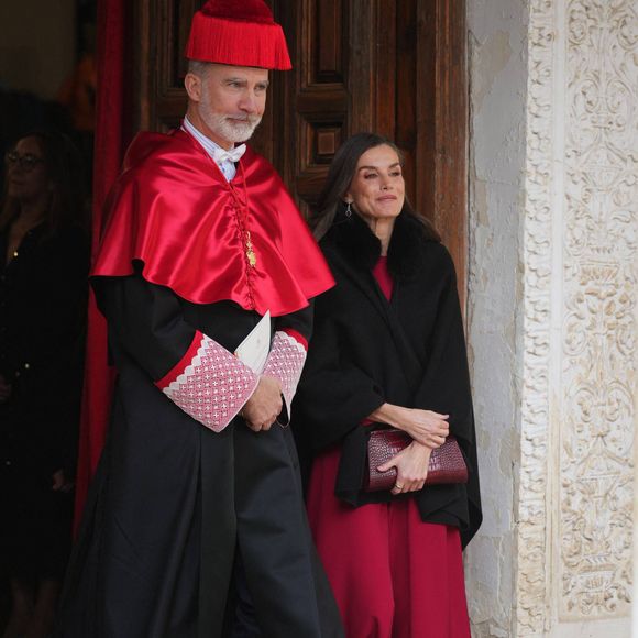 Le roi Felipe VI et la reine Letizia d'Espagne lors de la cérémonie d'investiture du roi Felipe VI en tant que docteur honoris causa (diplôme honorifique) par l'Université d'Alcala à Alcala de Henares, Espagne, le 27 février 2025. © David/Cordon Presss/Bestimage