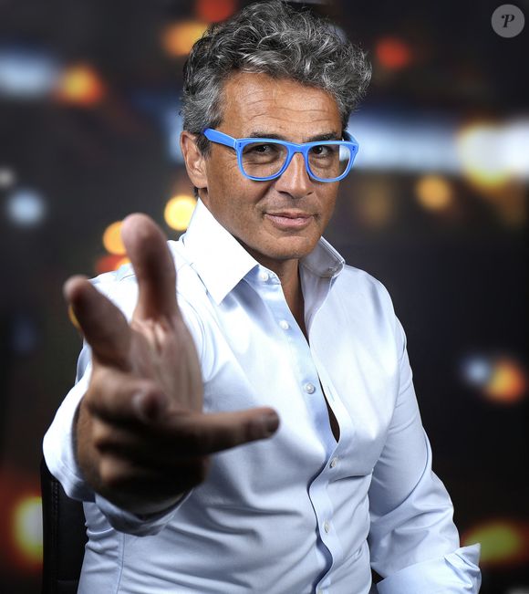 Il dénonce "une campagne de dénigrement"

Exclusif - Portraits de Julien Cohen lors de l'enregistrement de l'émission "Chez Jordan" à Paris. Le 11 mai 2022. 
© Cédric Perrin/Bestimage