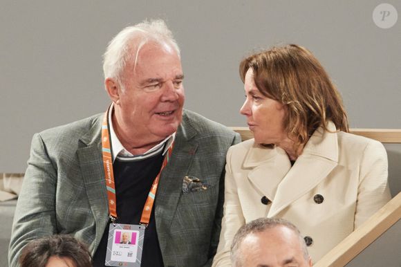 Elle dévoile aussi les coulisses de sa reconstruction et son mariage salvateur avec Jean-Christophe Kerdelhué
Cendrine Dominguez et son mari Jean Christophe Kerdelhue dans les tribunes (night session) des Internationaux de France de tennis de Roland Garros 2024 à Paris, France, le 31 mai 2024. © Jacovides-Moreau/Bestimage