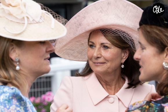 Deuxième journée du Royal Ascot 2026 : famille royale, célébrités et mode.
Ici, Carole Middleton.
GOFF  / BESTIMAGE
