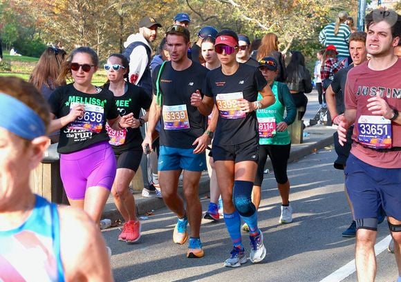 Marine Lorphelin et son petit ami Stanislas Gruau courent le marathon de New York 2023 à New York City, NY, USA le 5 novembre 2023. Marine a terminé en 04h49:26 Photo by Charles Guerin/ABACAPRESS.COM