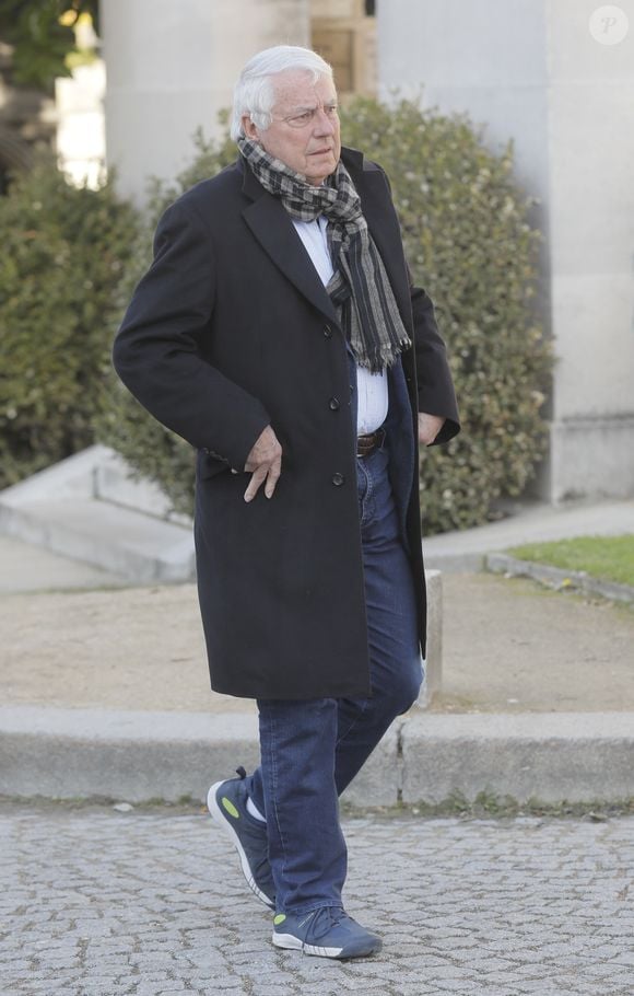 Charles Biétry se confie, pour la première fois, sur son combat contre la maladie de Charcot, un mal incurable qui ne lui laisse plus que 'quelques semaines ou mois à vivre', nous dit-il."

Charles Biétry - Obsèques du journaliste, animateur de télévision et animateur de radio français Philippe Gildas en la salle de la Coupole au crématorium du cimetière du Père-Lachaise à Paris, France, le 5 novembre 2018. @Agence / Bestimage