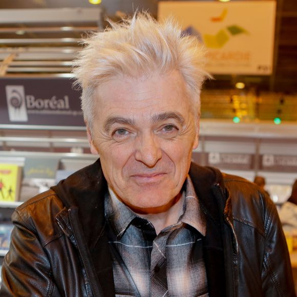 Daniel Lavoie à la 35ème salon du livre au parc des Expositions à la Porte de Versailles à Paris, le 20 mars 2015. Photo par Bestimage