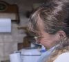 Et l'une d'entre elles enchaîne malheureusement déjà les mauvais points dans le prochain épisode...

La vie à la ferme chez Jean-Louis dans "L'amour est dans le pré" avec ses prétendantes Sophie et Sophie.